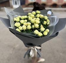 Букет Белые кустовые розы Солинеро в Мокроусе