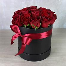 Цветочная композиция из Розы в шляпной коробке в Мокроусе